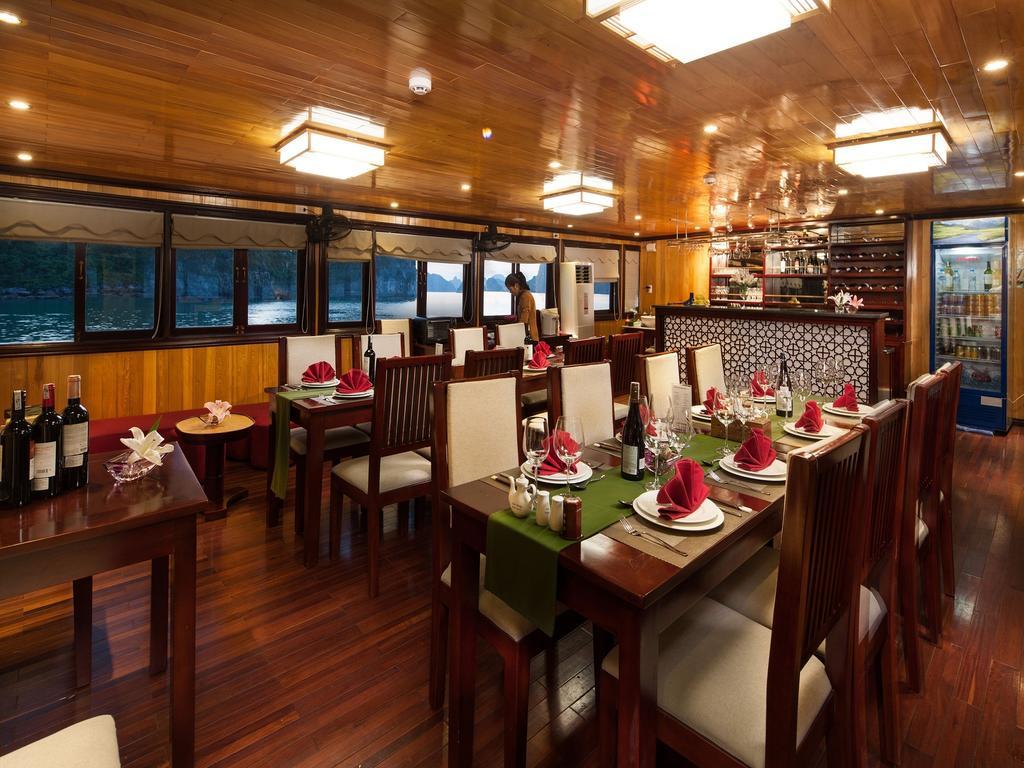 Garden Bay Premium Cruise Hotel Ha Long Exterior photo